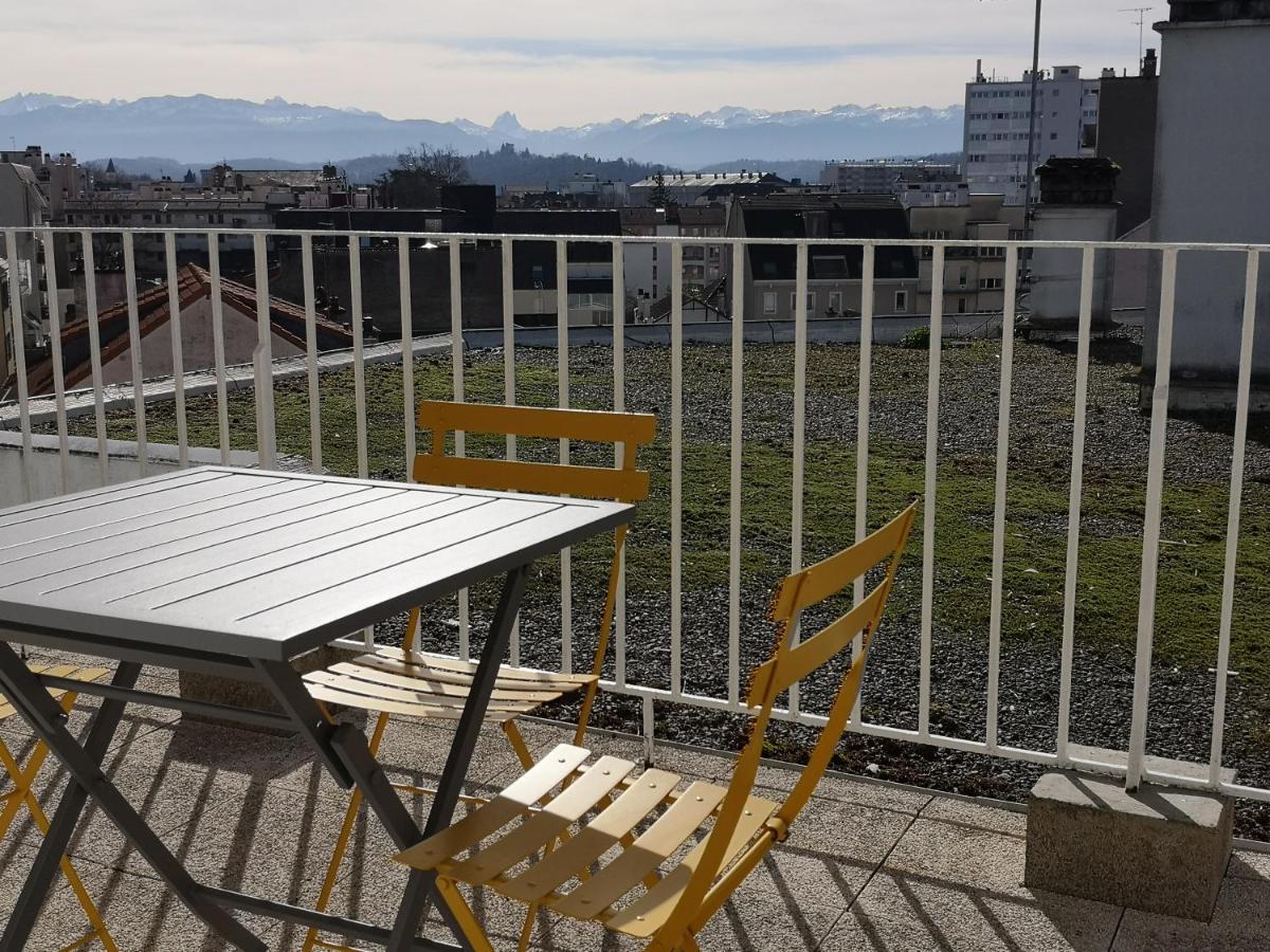 Appartement tout confort 2 chbres - 72m2 - avec terrasse et vue Pyrénées Pau Extérieur photo
